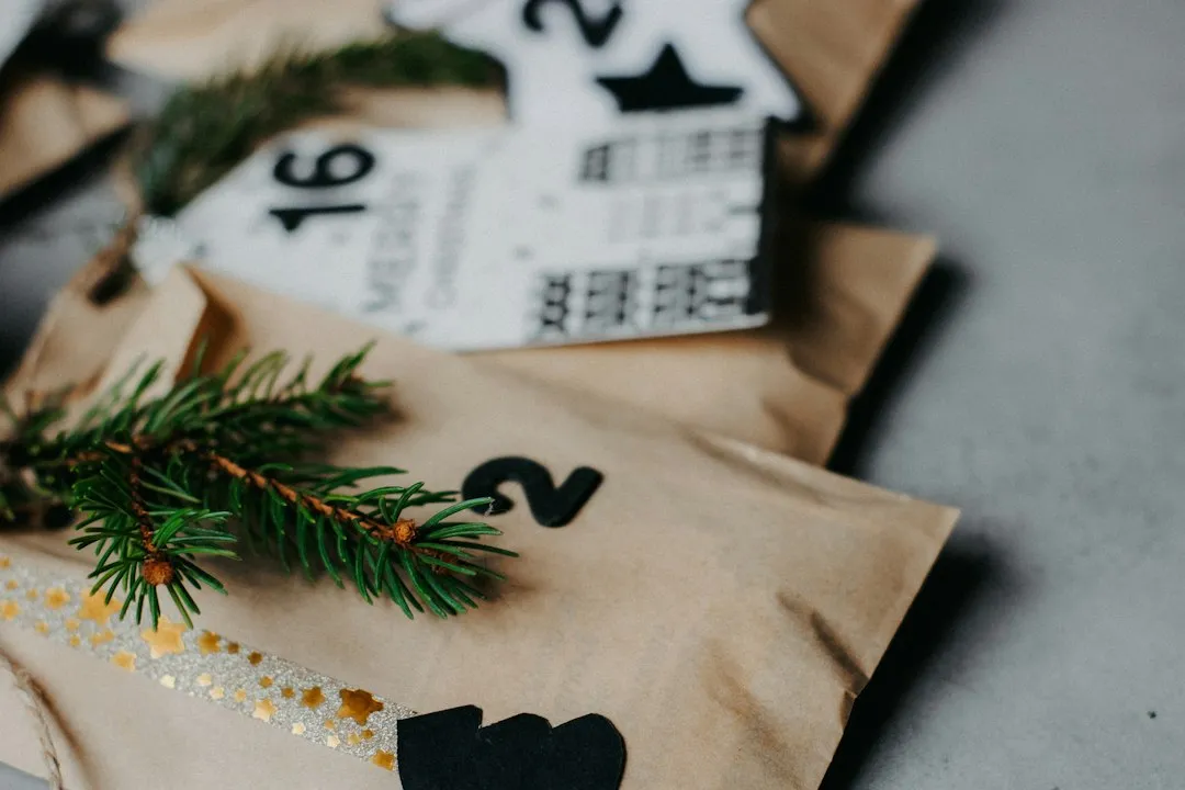 Papiersackerl in Nahaufnahme – Adventkalender für Kinder selbst befüllen